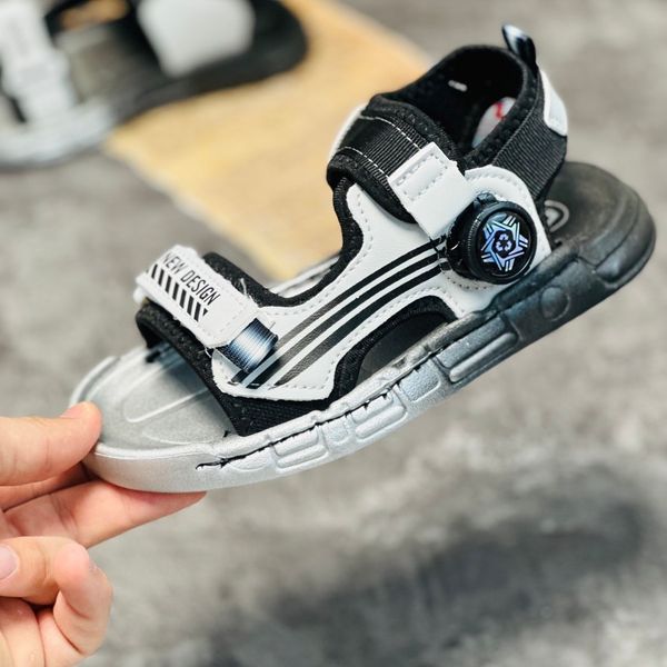 صندل بچگانه زیپلاینی طرح benz برند mtl کد 033002