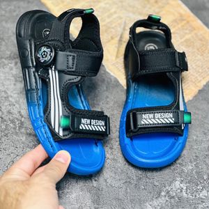 خرید اینترنتی قیمت صندل بچگانه زیپلاینی طرح benz برند mtl کد 033002