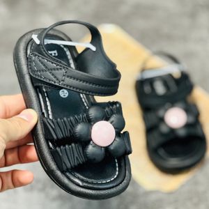 صندل بچگانه سیلیکونی طرح گلبرگ توباکو کد 041301