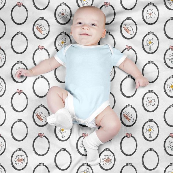 پارچه مخمل روتختی طرح گل و برگ کد 5012571