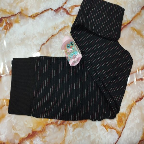 ساپورت. شلوار تو کرک طرح خطی