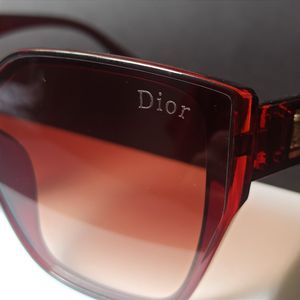 فروش اینترنتی عینک آفتابی زنانه دیور Dior لنز استاندارد یووی 400