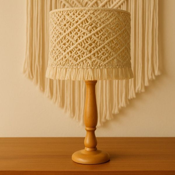 آباژور چوبی رو میزی با شید مکرومه بافت شده