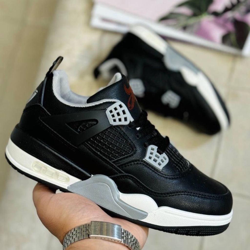 فروش اینترنتی کتونی طرح جردن4 jordan4 برند Trip کد 090302