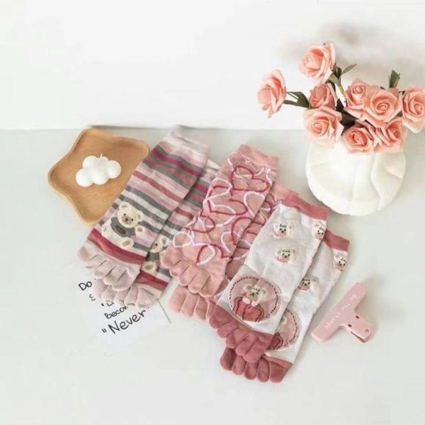 جوراب مچی زنانه انگشتی طرح تدی و قلب