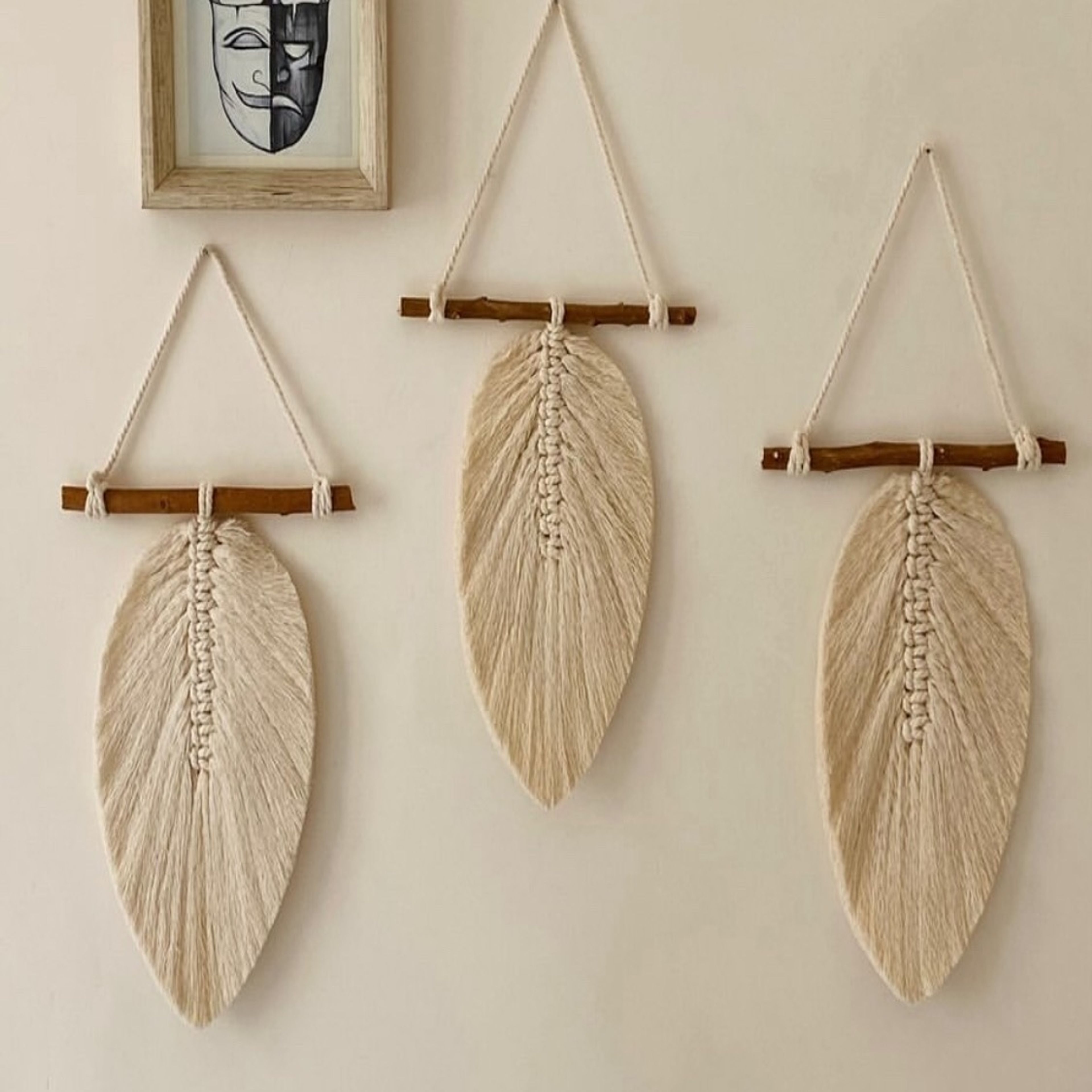 فروش اینترنتی دیوار کوب تک برگ مکرومه بافی