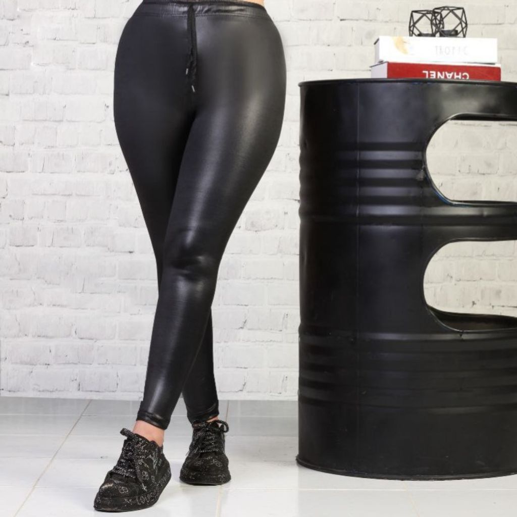 مشخصات شلوارواکسی طرح چرم زنانه