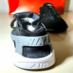 فروش اینترنتی کفش رانینگ نایکی Air J22 Huarache