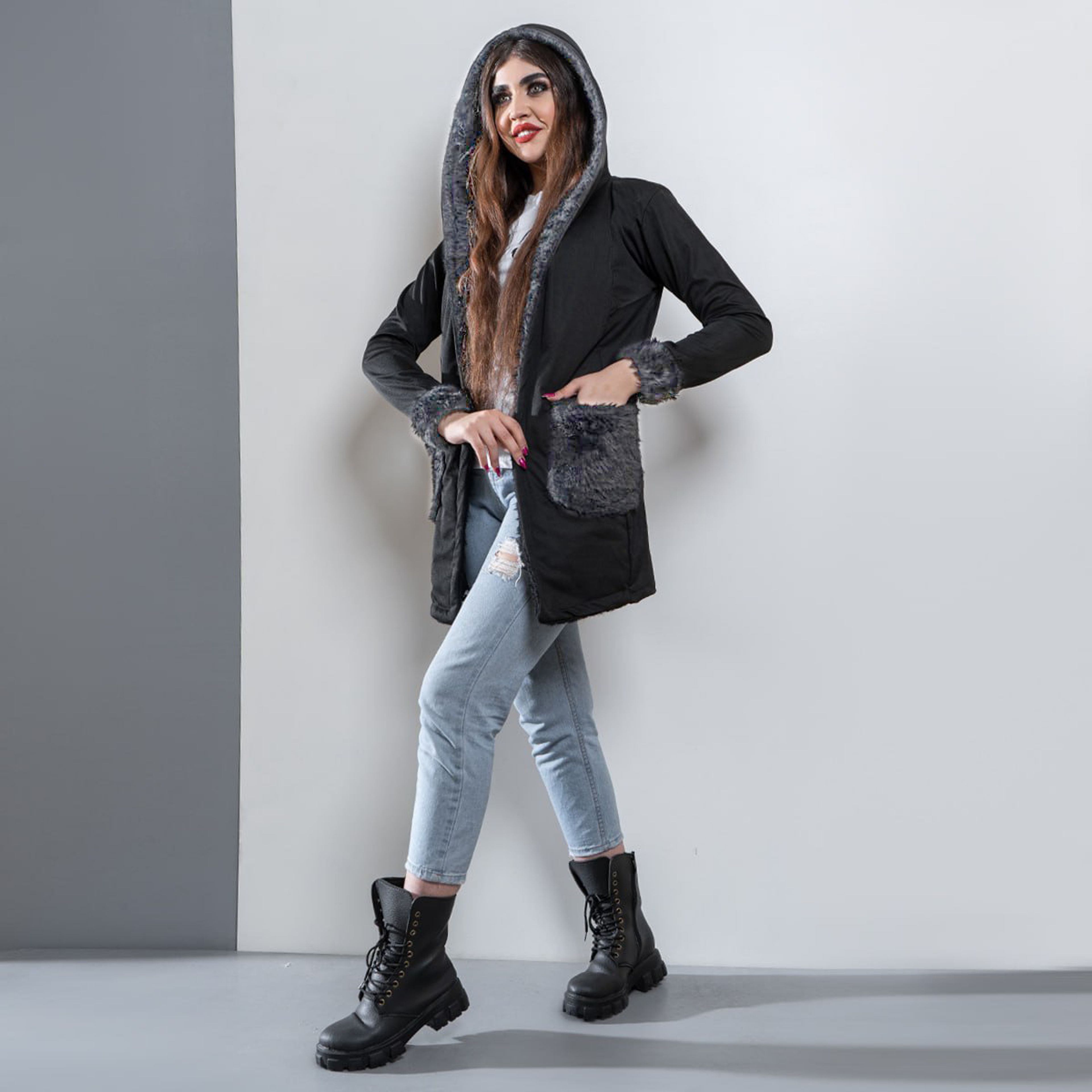 فروش اینترنتی شنل زنانه مشکی خز طوسی مدل Venit