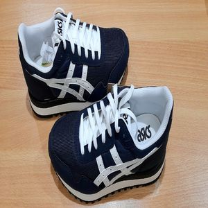 فروش اینترنتی کتونی اسیکس Asics tiger runner II اورجینال