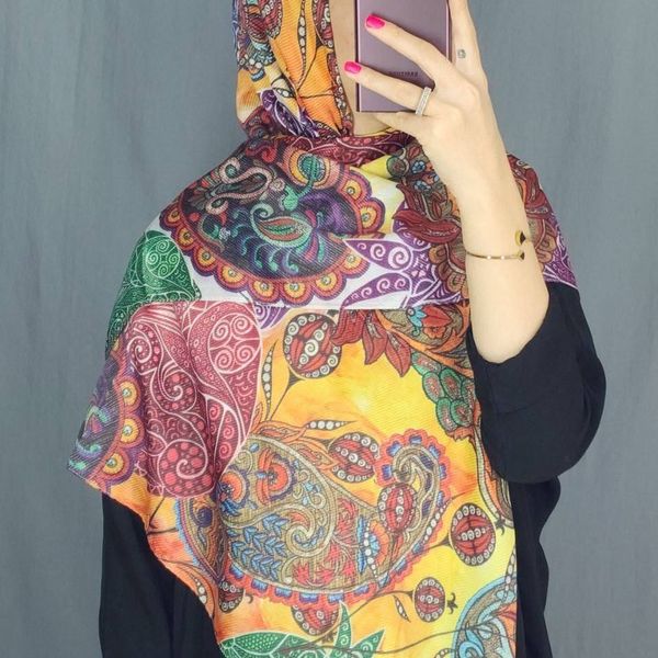 روسری تم شب یلدا نخی قواره بزرگ یلدایی