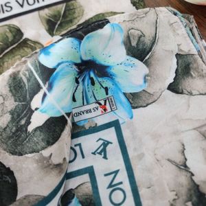 فروش اینترنتی روسری نخی طرحدار رنگبندی مدیوم اسکارف دور دوخت 