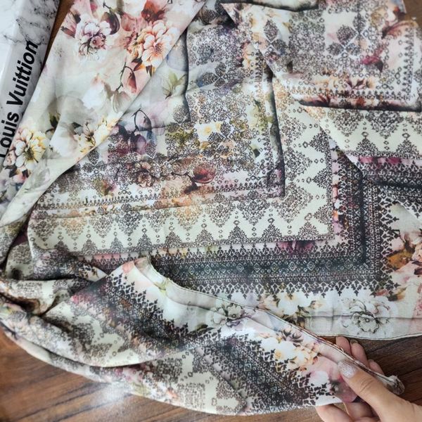 مدیوم اسکارف نخی دور دوخت رنگبندی