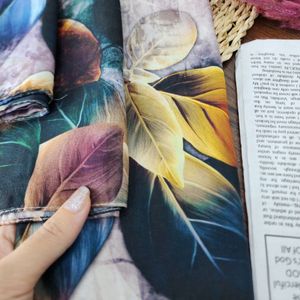 خرید اینترنتی روسری نخی طرحدار رنگبندی مدیوم اسکارف دور دوخت 