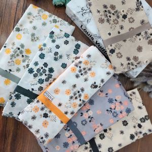 فروش اینترنتی روسری نخی طرحدار رنگبندی مدیوم اسکارف دور دوخت 