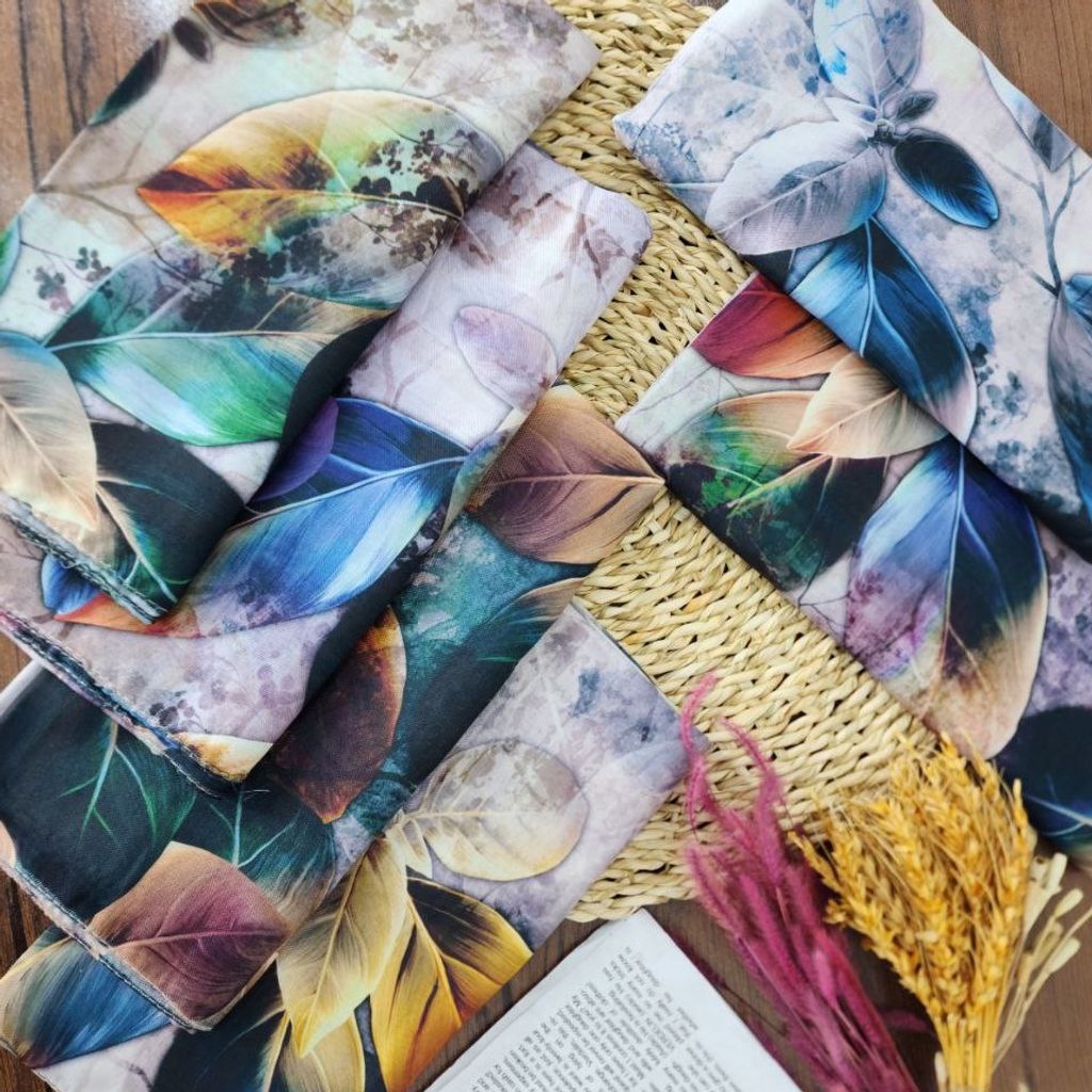 خرید اینترنتی روسری نخی طرحدار رنگبندی مدیوم اسکارف دور دوخت 