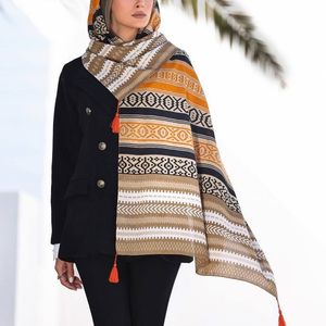 فروش اینترنتی شال پارچه  اعلاء منگولدار طرح ماسوری  رنگبندی