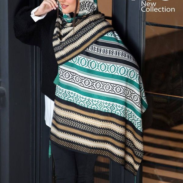 شال پارچه  اعلاء منگولدار طرح ماسوری  رنگبندی