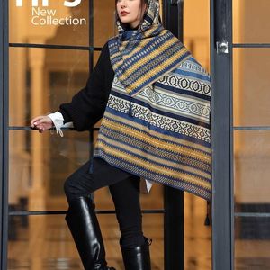 خرید اینترنتی شال پارچه  اعلاء منگولدار طرح ماسوری  رنگبندی