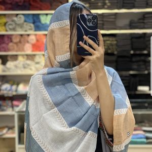 خرید اینترنتی شال نخی اعلاء طرح ترند انتخابی منگولدار رنگبندی میکس ارسال فوری