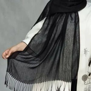 فروش اینترنتی شال مشکی  مریمی خنک و سبک حاشیه منگولدار و ریش