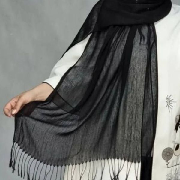 شال مشکی  مریمی خنک و سبک حاشیه منگولدار و ریش