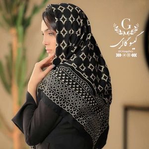 خرید آنلاین  روسری حریرنخ اعلاء قواره مجلسی  میکس مشکی طلایی طرحدار ترند ارسال رایگان