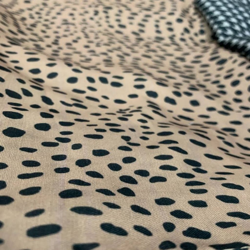 فروش اینترنتی روسری سی آی اسکارف پارچه اعلاء دستدوز طرح ترند (ارسال رایگان)