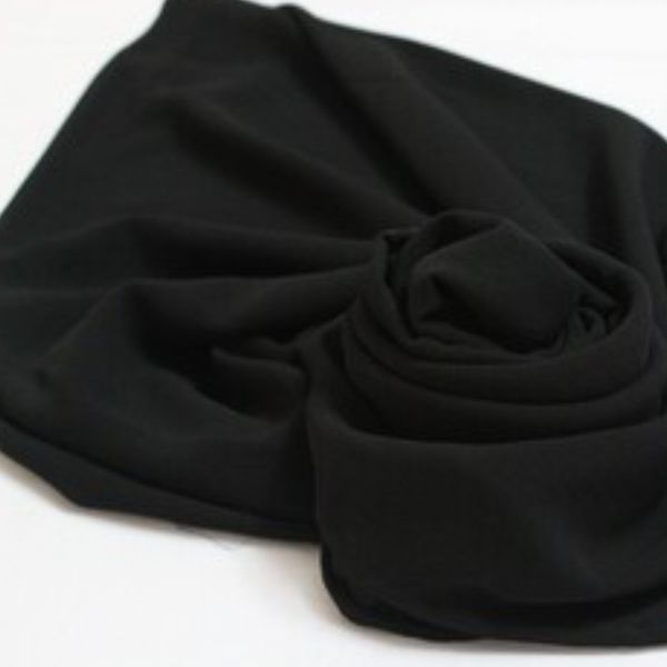 روسری حریر نخ مشکی  ترک زمینه ساده منگوله دار دور دوخت