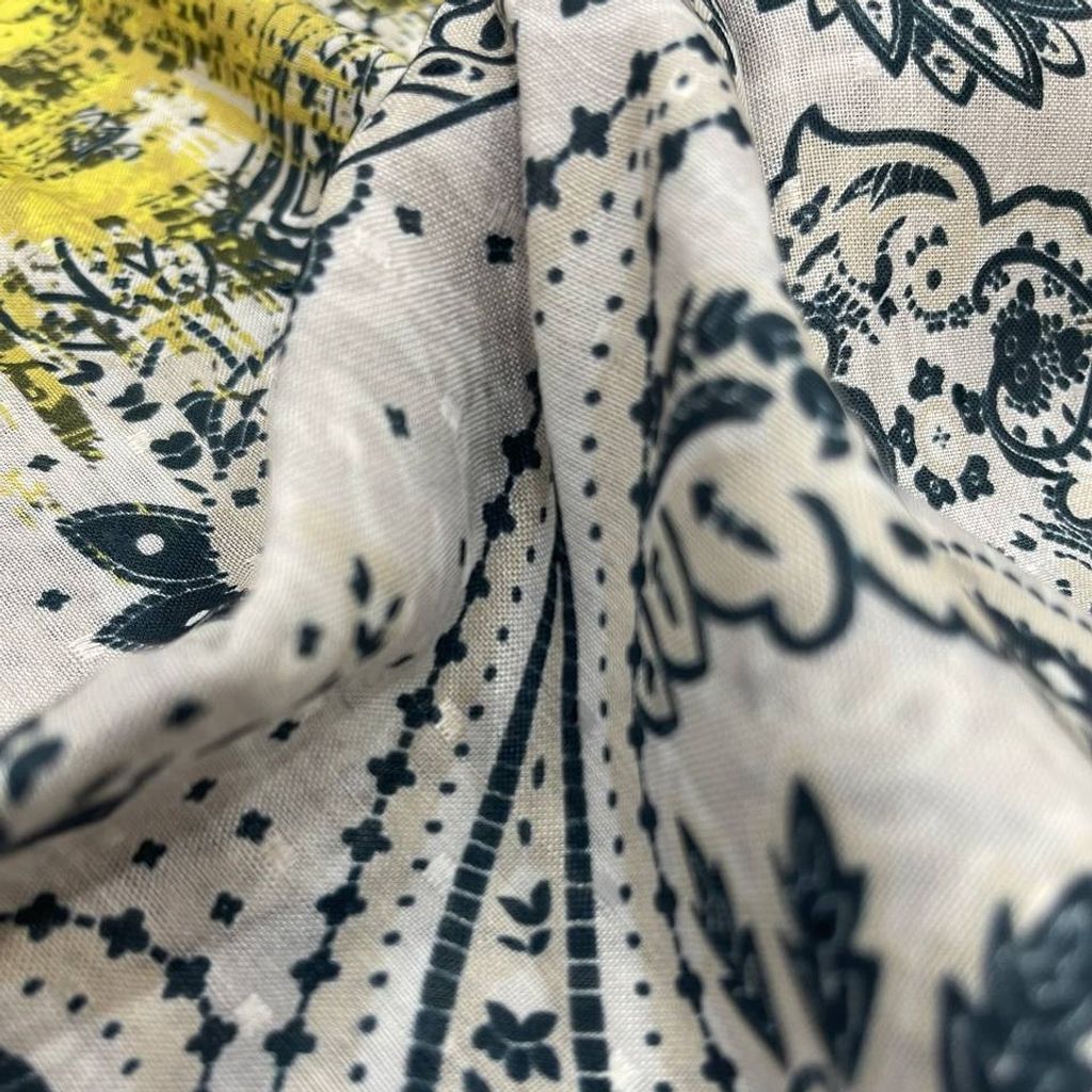 فروش اینترنتی روسری نخی درجه یک لطیف منگولدار قواره دار و خوش ایست طرحبندی