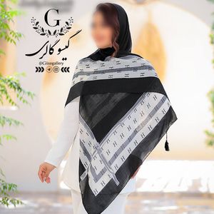خرید آنلاین روسری نخی قواره بزرگ  طرح بندی مشکی سفید منگولدار  ارسال رایگان