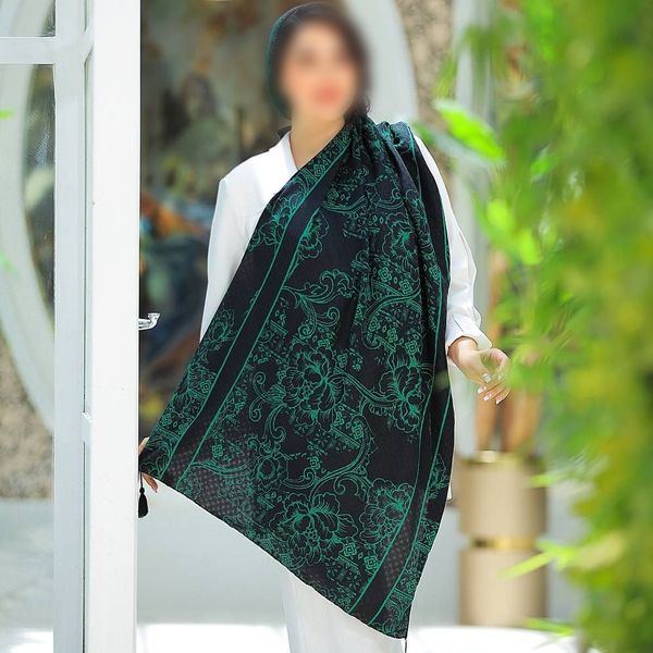 شال پارچه بهاره منگولدار