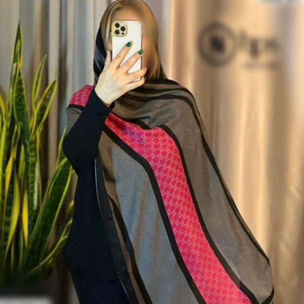 شال پارچه بهاره منگولدار