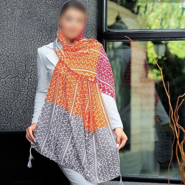 شال پارچه بهاره منگولدار