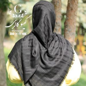 فروش اینترنتی روسری نخی مشکی ساده و زمینه خطدار  قواره متوسط و قواره بزرگ (ارسال رایگان)