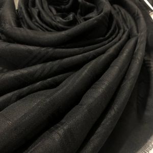 فروش اینترنتی روسری نخی مشکی ساده و زمینه خطدار  قواره متوسط و قواره بزرگ (ارسال رایگان)