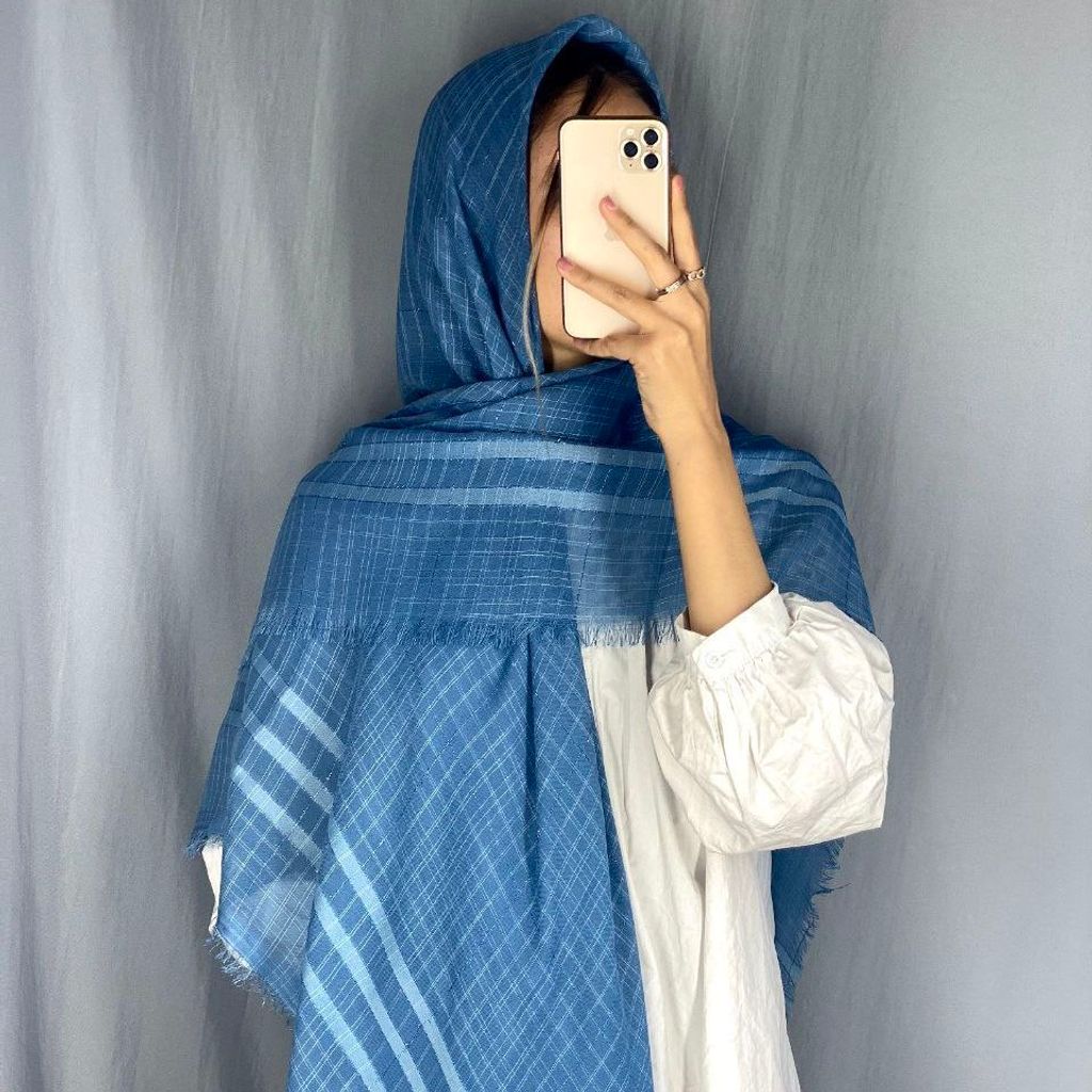 خرید اینترنتی روسری نخی  قواره بزرگ لمه دار رنگبندی  زمینه طرحدار وساده (ارسال رایگان)