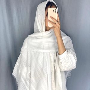 خرید آنلاین روسری نخی  قواره بزرگ لمه دار رنگبندی  زمینه طرحدار وساده (ارسال رایگان)