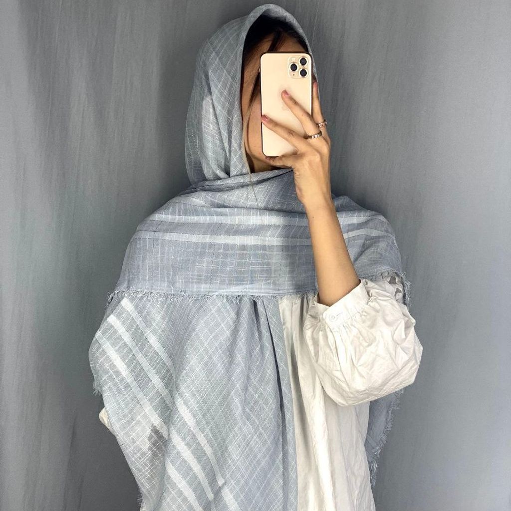 خرید اینترنتی روسری نخی  قواره بزرگ لمه دار رنگبندی  زمینه طرحدار وساده (ارسال رایگان)