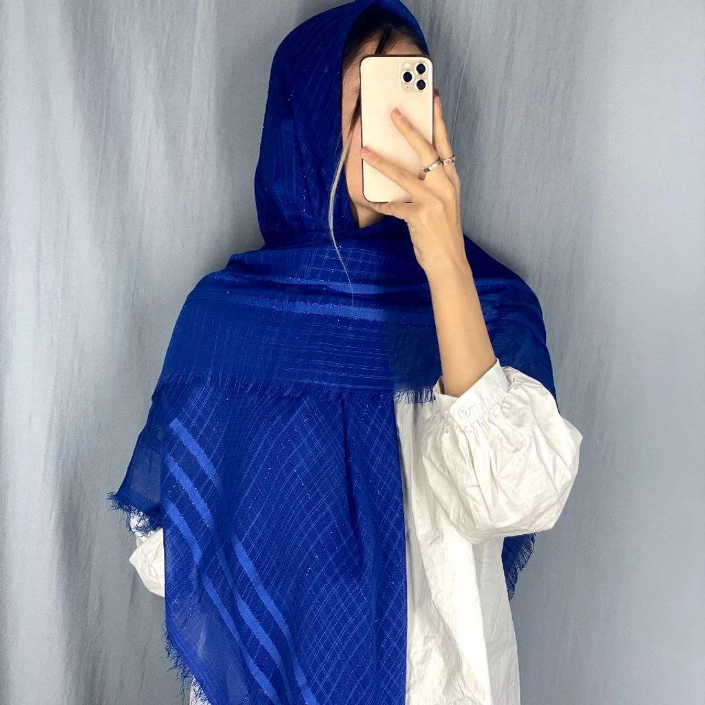 فروش اینترنتی روسری نخی  قواره بزرگ لمه دار رنگبندی  زمینه طرحدار وساده (ارسال رایگان)