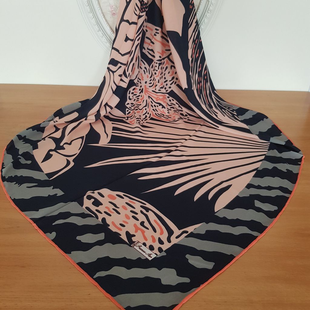 خرید اینترنتی روسری های ابریشمی دست دوز