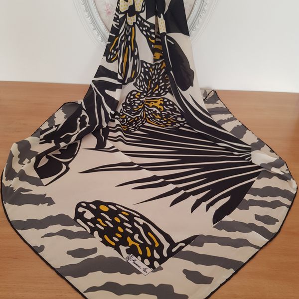 روسری های ابریشمی دست دوز