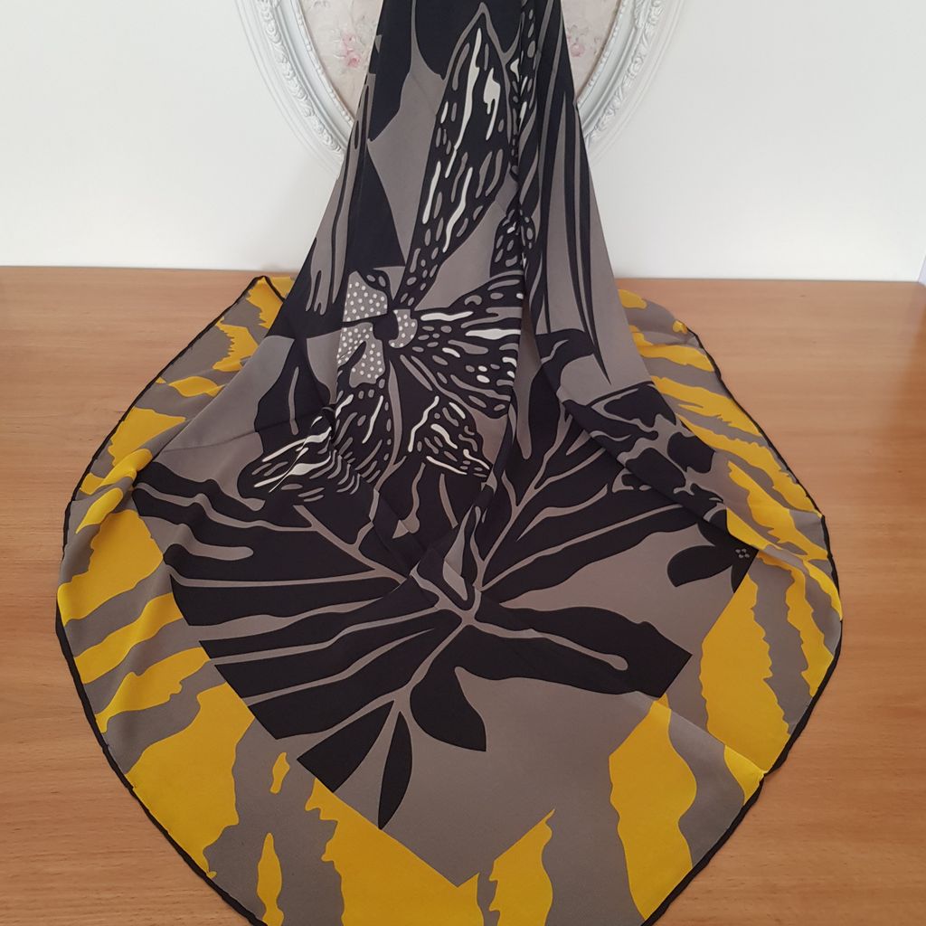 فروش اینترنتی روسری های ابریشمی دست دوز