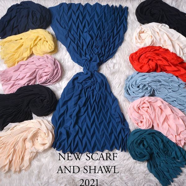 شال پلیسه منگولدار