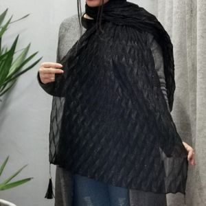 شال پلیسه منگولدار