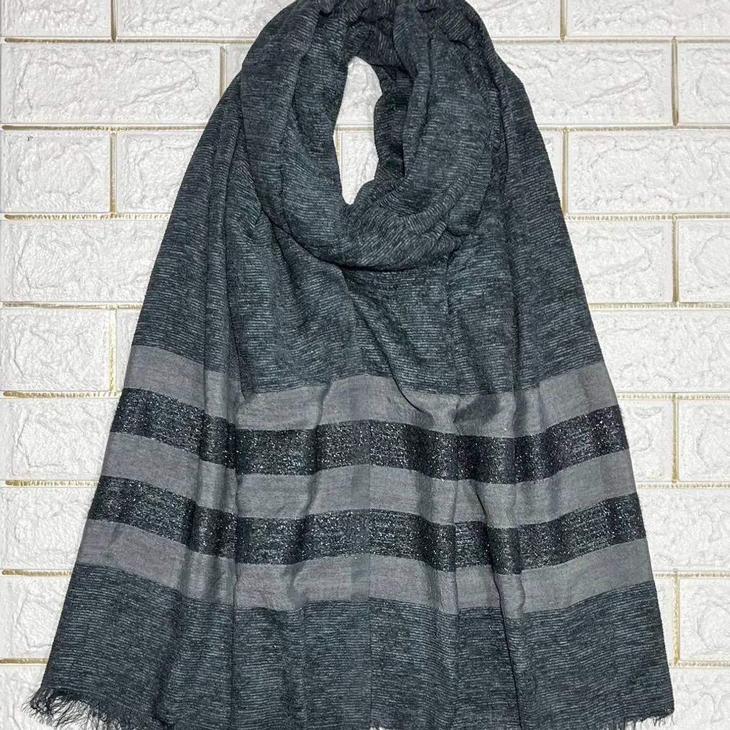 خرید اینترنتی شال پارچه مخمل کبریتی دستک شایندار پاییزه و گرم (ارسال رایگان)