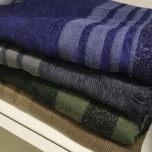 فروش اینترنتی شال پارچه مخمل کبریتی دستک شایندار پاییزه و گرم (ارسال رایگان)