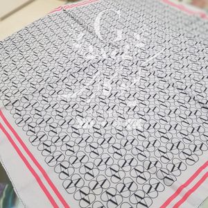 خرید اینترنتی مینی اسکارف نخی طرحبندی ترند دستدوز و دور دوخت 