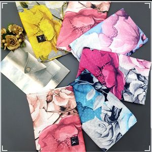 روسری نخ کریستالی طرح گل