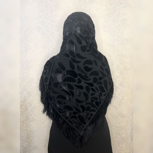 روسری گل مخمل مزونی مشکی سه گوش ریشه دار وارداتی